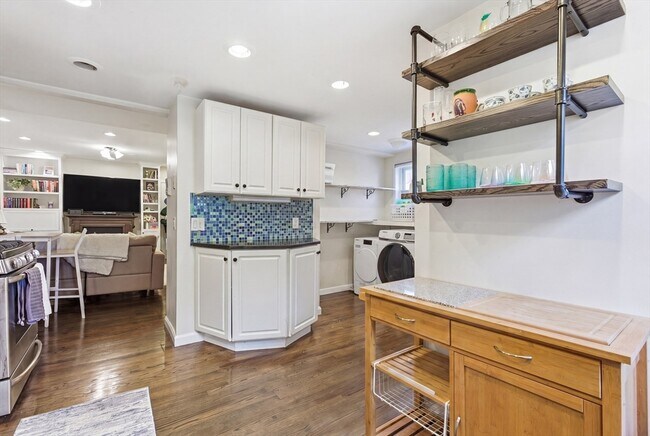 Building Photo - 245 W Fifth St