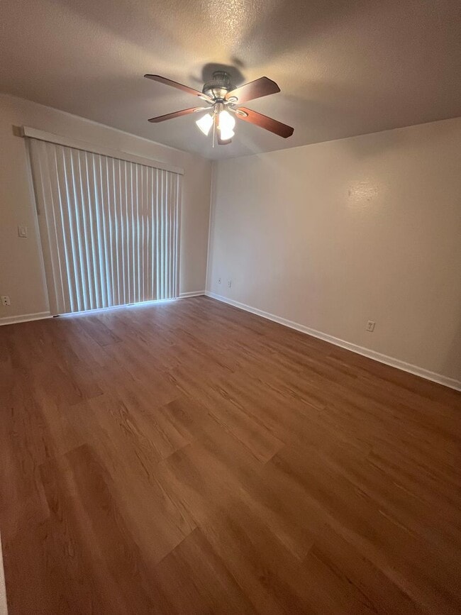 Building Photo - BEAUTIFUL UPDATED DUPLEX IN CITRUS HEIGHTS!!