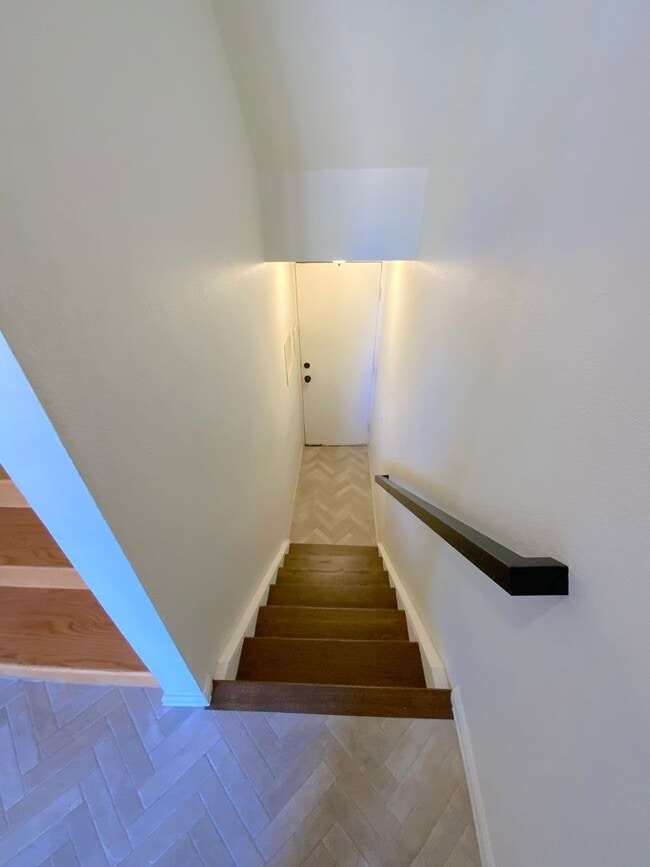 Building Photo - 2 Bedroom Townhome Available Near W Cheyenne Blvd & S Nevada Ave