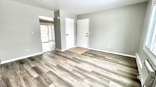 Building Photo - 1355 Abbott Dr