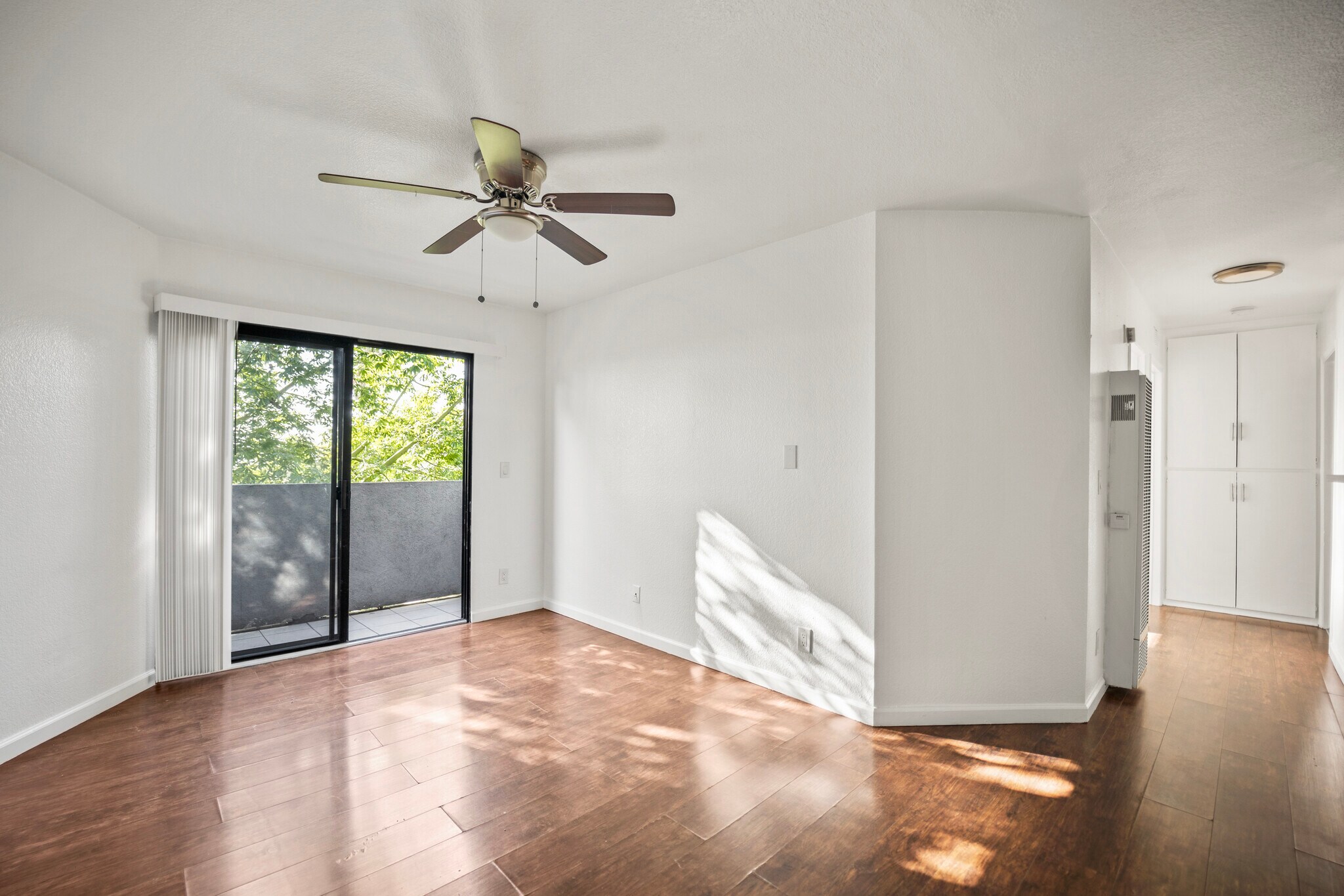 Building Photo - 412 Coronado Terrace
