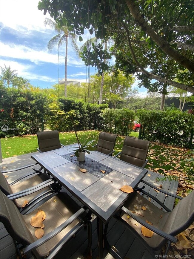 Building Photo - 32 Camden Dr