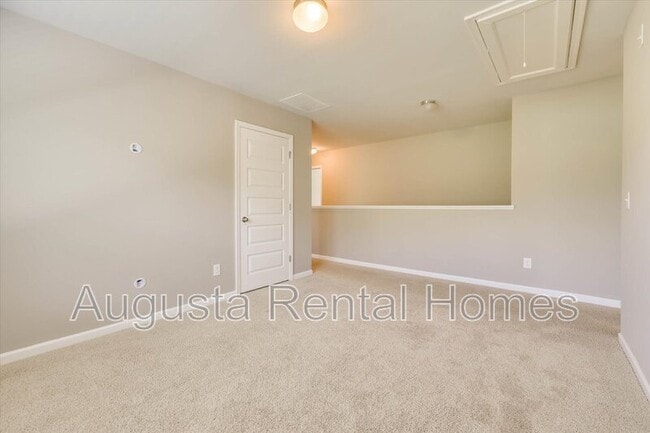 Building Photo - 5054 Vine Ln