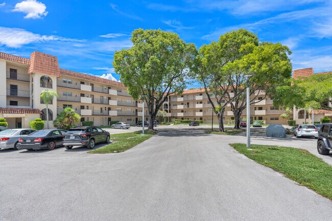 Building Photo - 6300 S Falls Cir Dr
