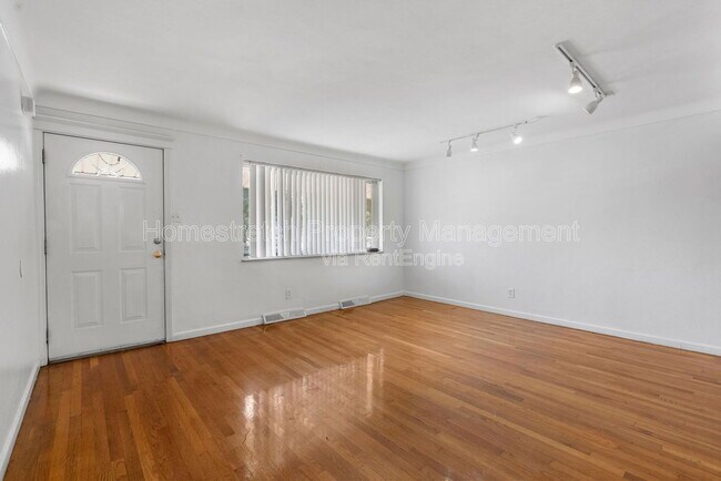 Building Photo - 500 N Elizabeth Ave