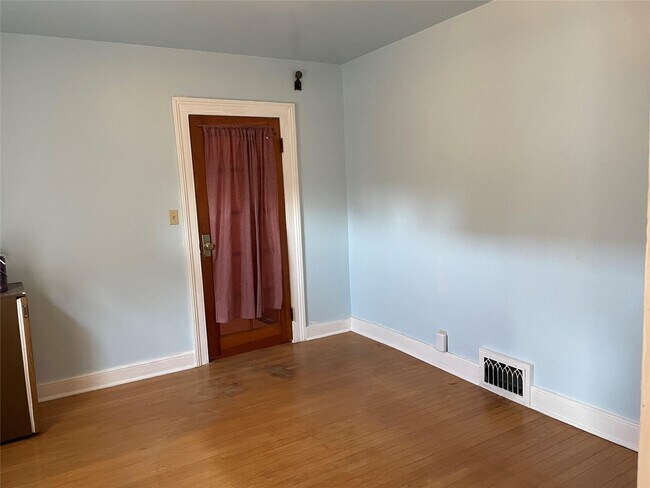 Building Photo - 16 N Remsen Ave