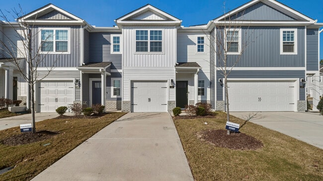 Building Photo - 153 Leo St