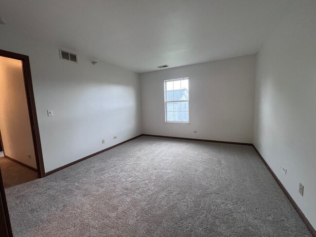 Building Photo - 1350 Orleans Dr