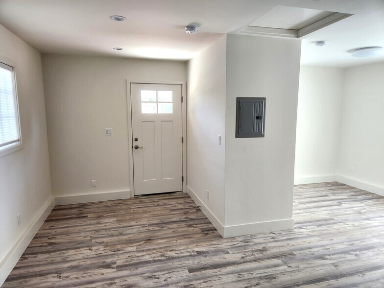 Building Photo - 6235 Aura Ave