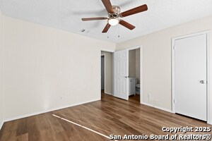 Building Photo - 922 Saddlebrook Dr