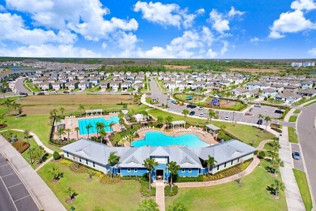 Building Photo - 3044 Suncoast Plains Dr