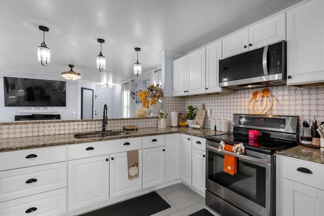 Building Photo - 8824 Southwick Dr