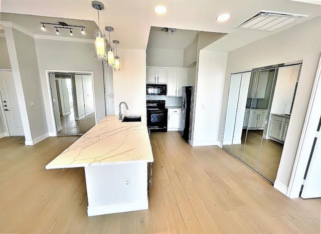 Building Photo - 3225 Turtle Creek Blvd Blvd