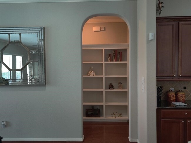 Building Photo - 13401 Indigo Sands Dr