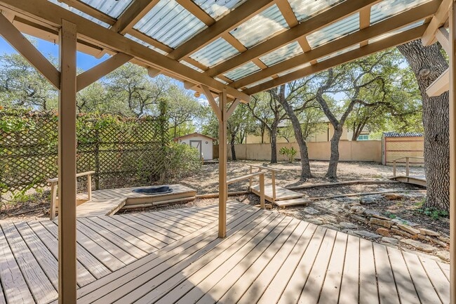 Building Photo - Ranch Style Home For Lease on Huge Lot in ...