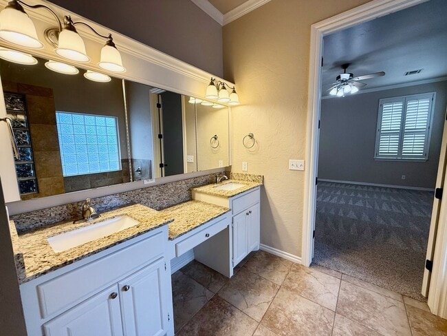 Building Photo - Fantastic Location, Fantastic Exec Home