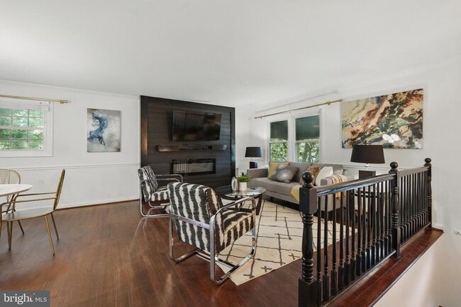 Building Photo - 7910 Bayberry Dr