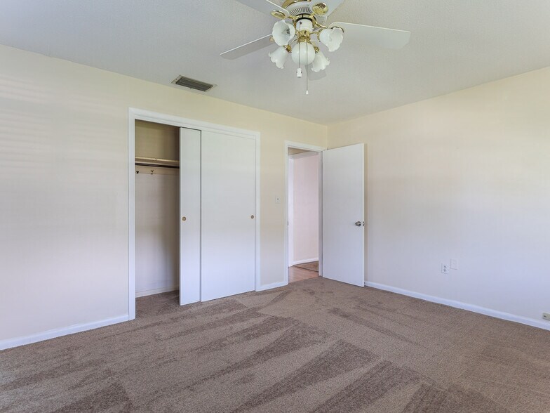 Building Photo - 1631 Canal Ct