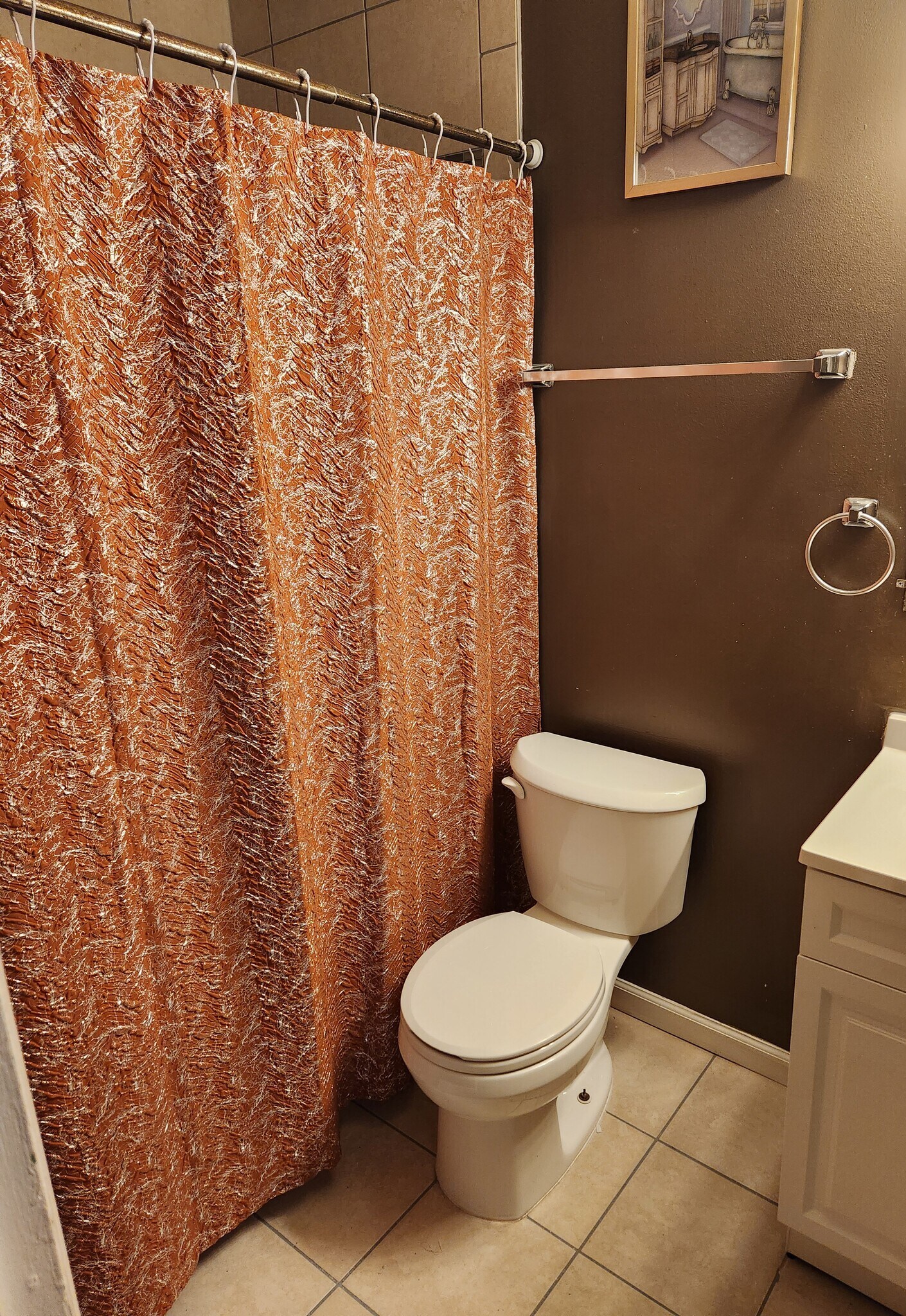 share full bath with one other tenenat - 8917 Loughran Terrace