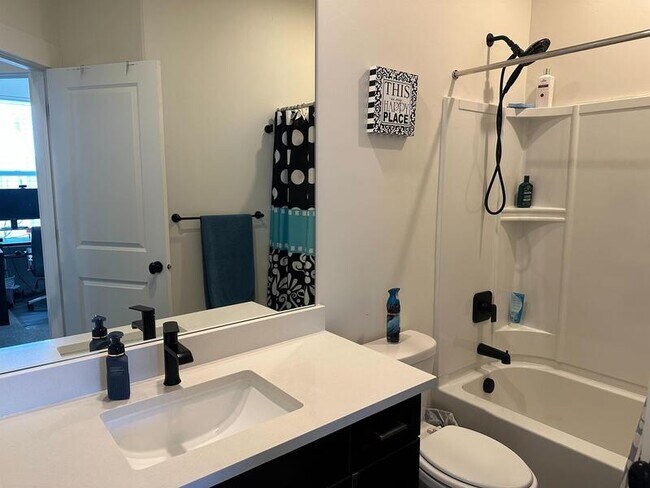 Building Photo - 4672 W Vermillion Dr