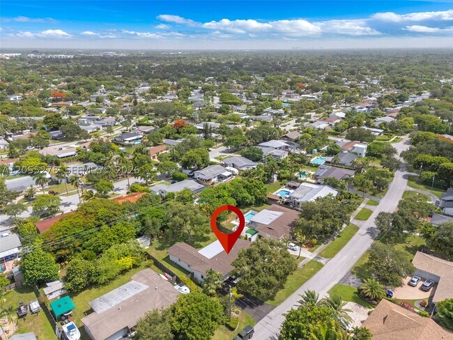 Building Photo - 9121 Ridgeland Dr