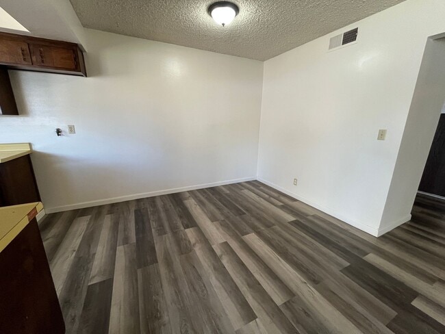 Building Photo - 3581