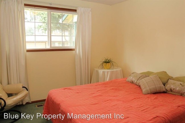 Building Photo - 3 br, 2 bath House - 5890 SW 203rd Ave