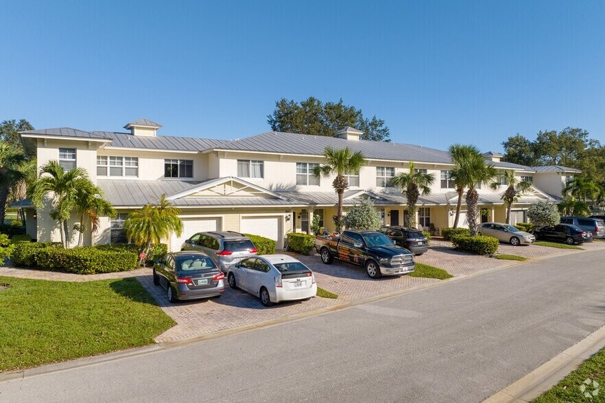 Building Photo - 2543 Creekside Dr