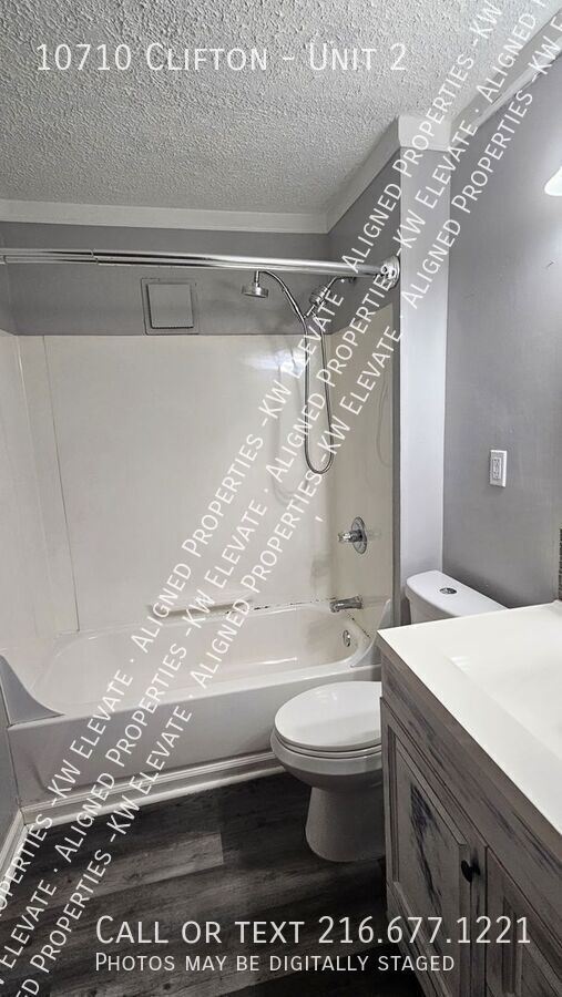 Building Photo - 10710 Clifton-Unit 2