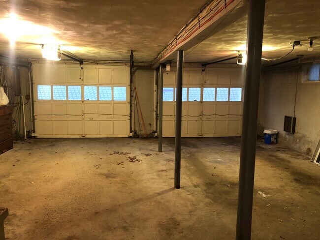 Building Photo - 53 Deerhaven Rd