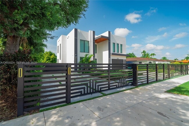 Building Photo - 9330 SW 34th St
