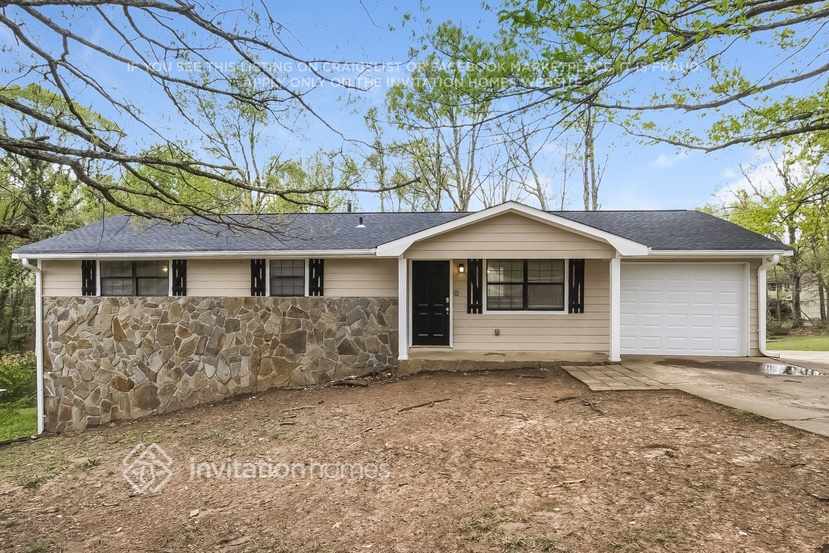 Primary Photo - 4015 N Quail Dr