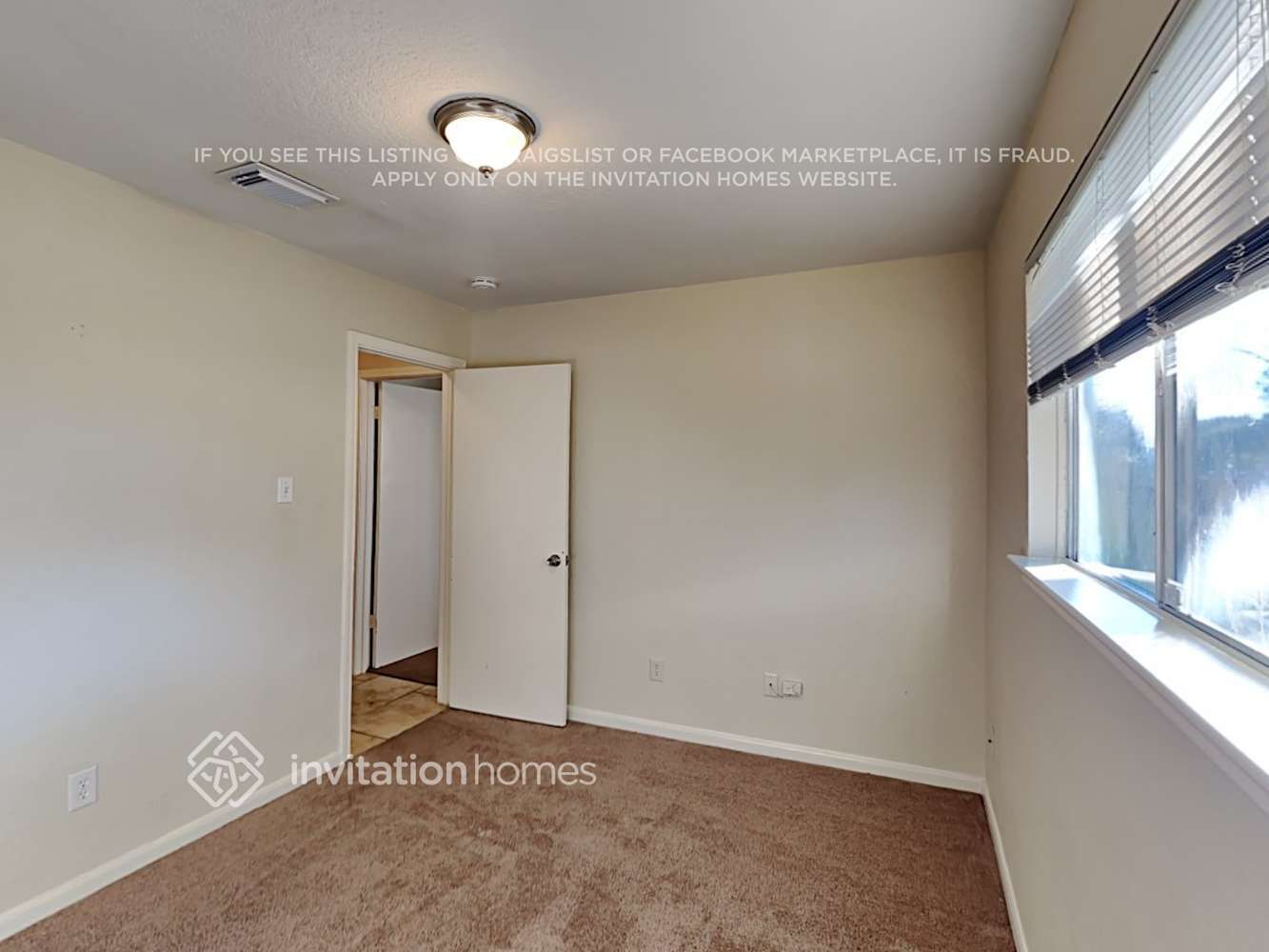 Building Photo - 19607 Lake Hollow Ln