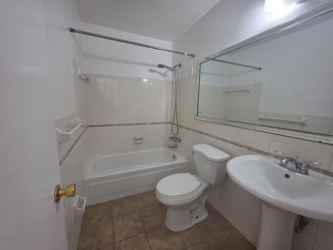 Building Photo - 2839 Taylor St