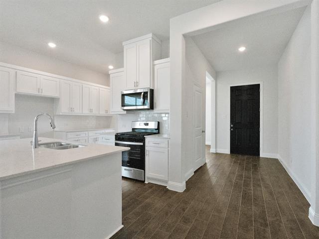 Building Photo - 505 Parrino Pky
