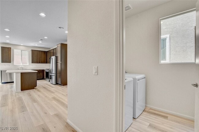 Building Photo - 8929 Pebble Sand St