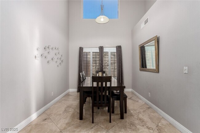 Building Photo - 217 Cimarron Village Way