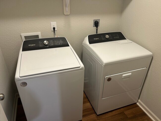 Building Photo - 1170 Rockwell Dr