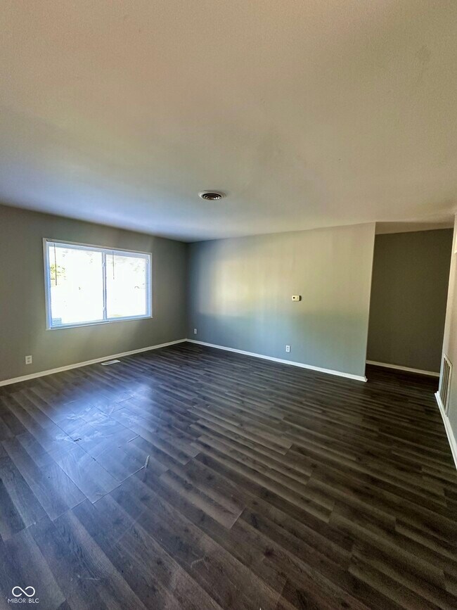 Building Photo - 3921 Malibu Dr
