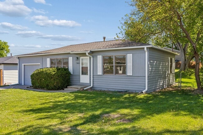 Building Photo - 7013 La Vista Dr