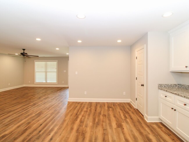 Building Photo - August Rent Special! $125 Rent Credit Per ...