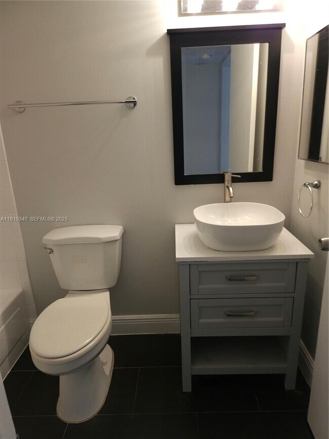 Building Photo - 850 N Miami Ave