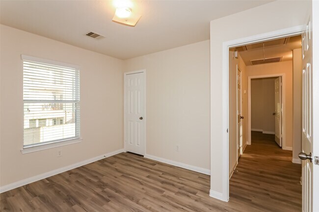 Building Photo - 5563 Amelia Plantation Dr