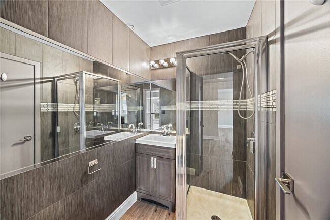 Building Photo - 1710 Maryland St