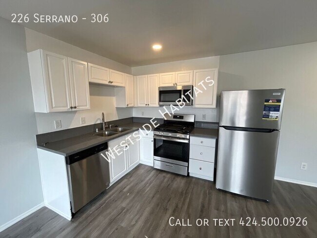 Building Photo - 226 Serrano-306