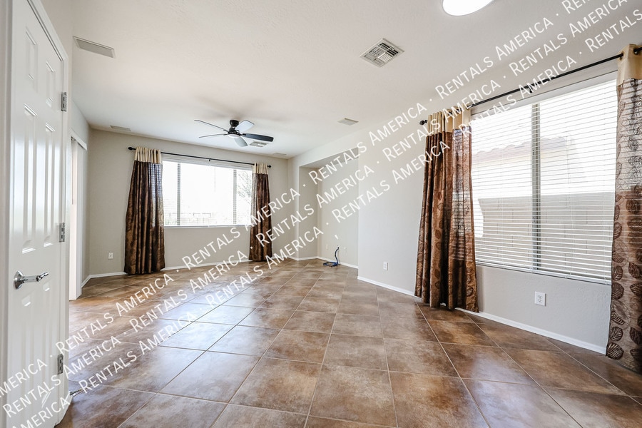 Building Photo - 3751 Desert Creek Ln
