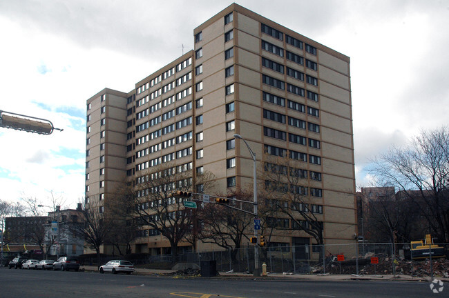 Building Photo - Shalom-Clemente Towers