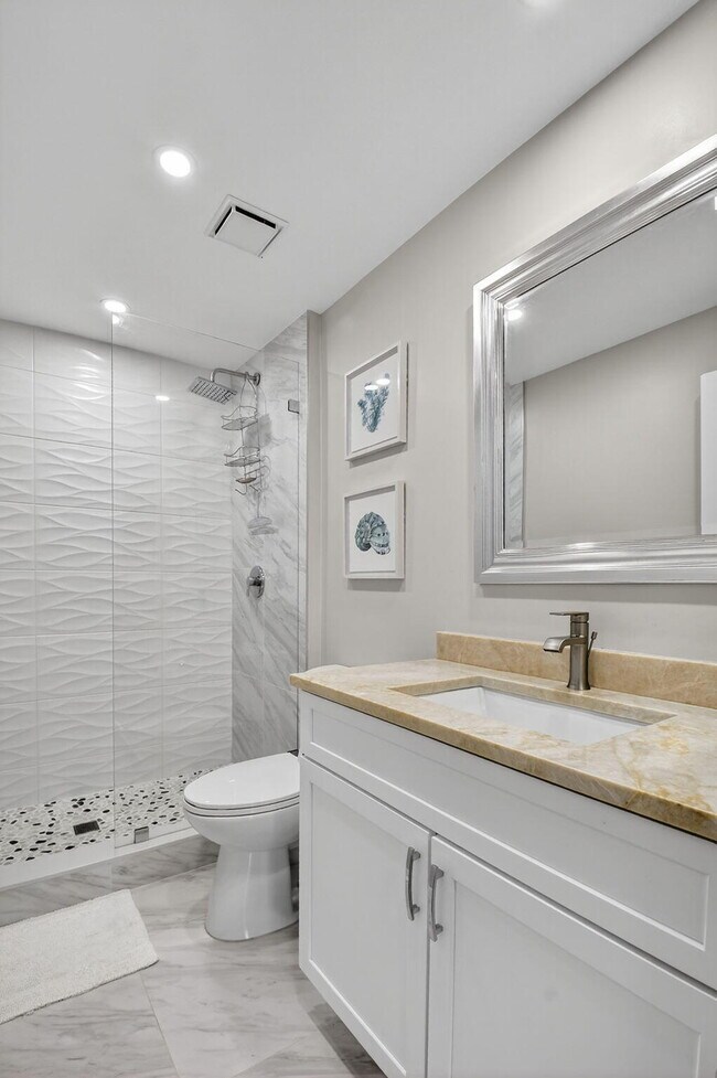 Building Photo - 15307 Strathearn Dr
