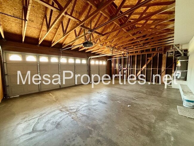 Building Photo - 2816 W Fairview Dr