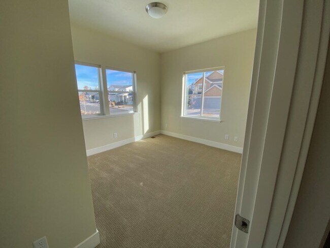 Building Photo - 20781 Kilbourne Loop